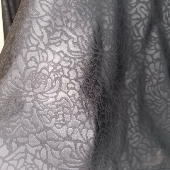 Lululemon top size 4 - Picture 2 of 5